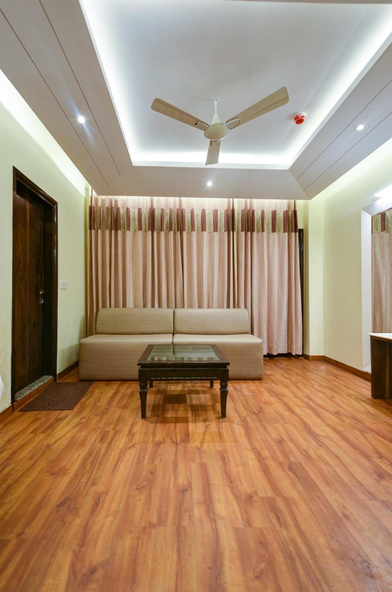 Hotel Geet Deluxe New Delhi Exterior photo