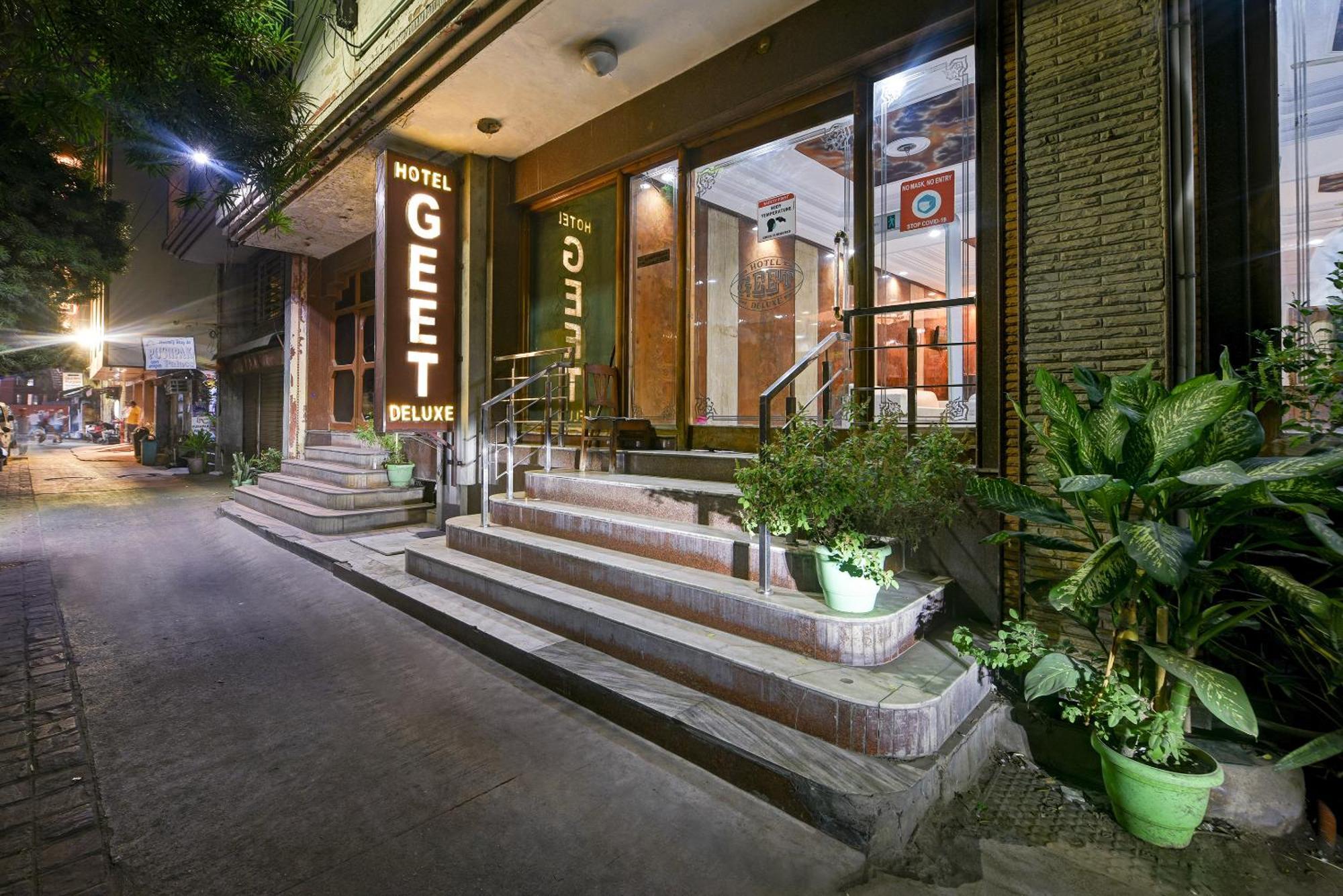 Hotel Geet Deluxe New Delhi Exterior photo
